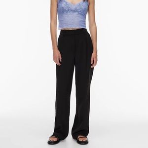 Aritzia Effortless Pant Size 4 Short
